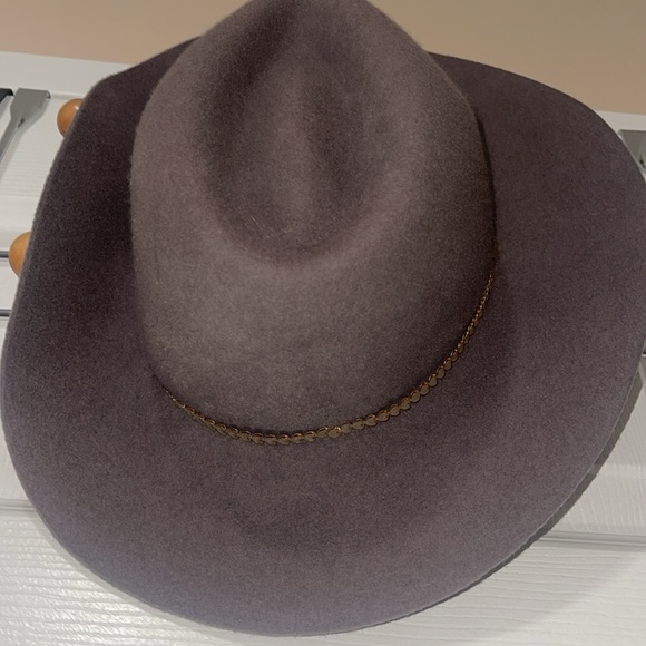 MOSSIMO Women’s EUC Wide Brimmed Wool Hat With Gold-Tone Accent Chain, One Size. - Picture 11 of 12